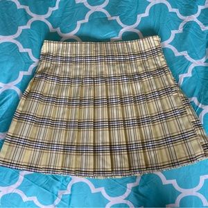 Juniors size large pleated skirt
